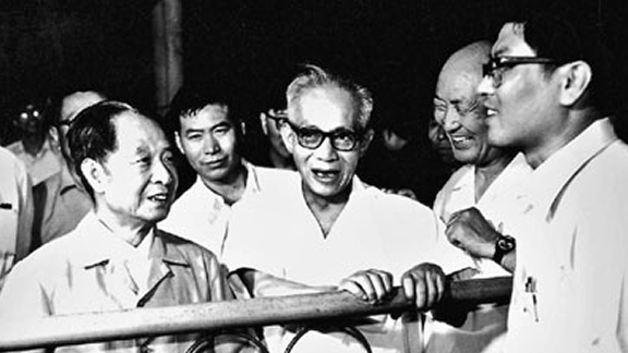 1982年耀邦同志勤勉履职