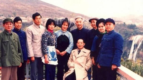 胡耀邦投身革命创办学校