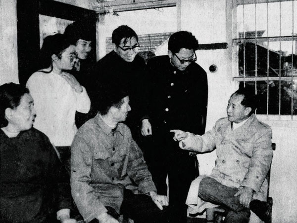 与垦荒队员陈肇理谈话